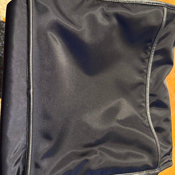Prada Computer Messenger Bag Navy Blue Nylon and Leather Tessuto Saffiano Used - Picture 5 of 9